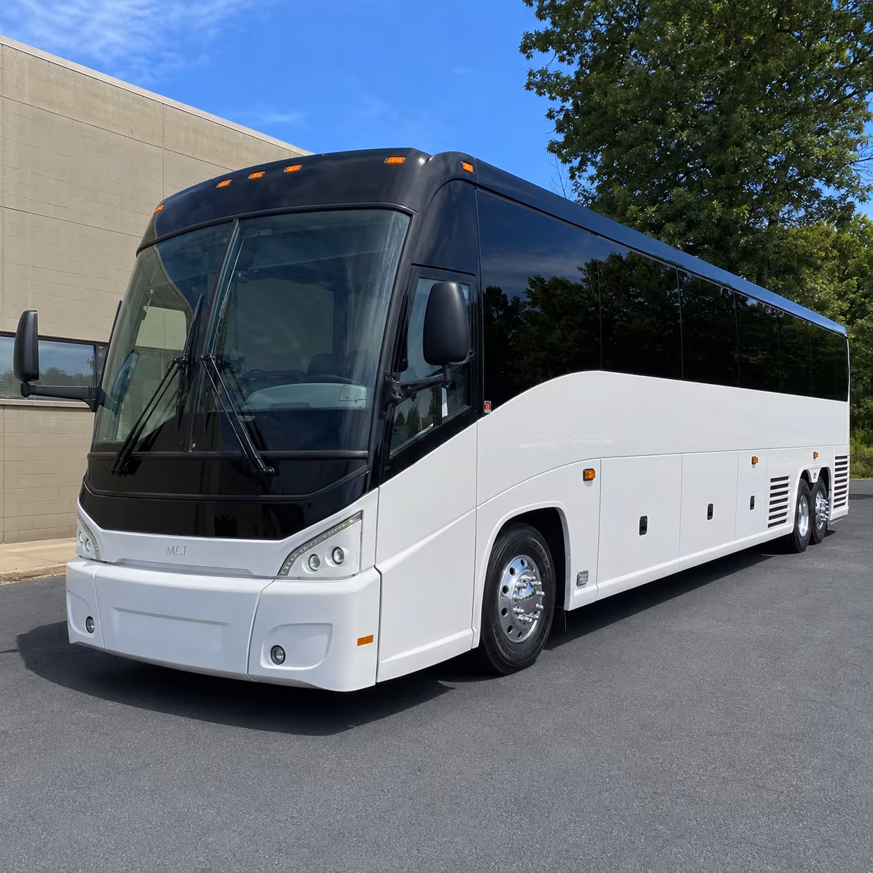 we help you compare buses for michigan getaways from traverse city to mackinac island
