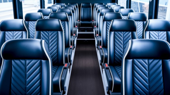 20 passenger minibus rental warren